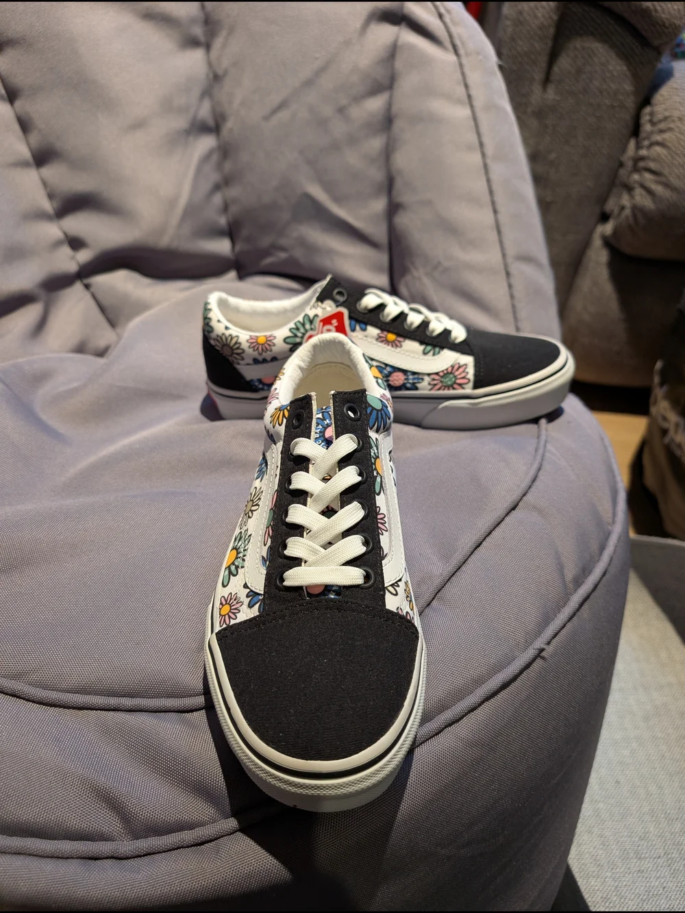 Vans Floral Old Skool Sneakers in Black & White - Picture 2 of 4